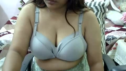 Snapshot of sweet_shivani chatting on June 25, 4:34 am sweet_shivani online show from June 25, 4:34 am