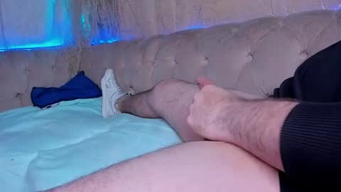 Start 18 year  Noa 19 year online show from December 3, 10:41 pm