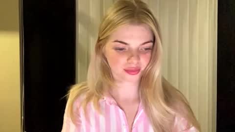 Mira online show from November 4, 9:47 pm