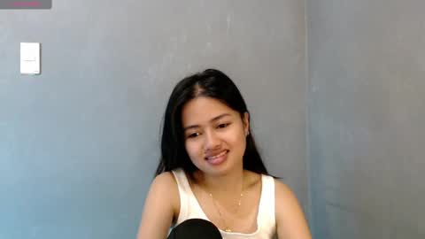 Snapshot of sweet_sirenxx chatting on March 5, 1:39 pm Leah online show from March 5, 1:39 pm