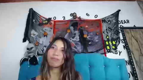 Snapshot of sweet_skylove_ chatting on October 17, 4:09 pm Adriana online show from October 17, 4:09 pm