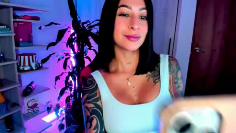 Snapshot of sweet_sophi_ chatting on October 19, 1:39 am sophie leone online show from October 19, 1:39 am