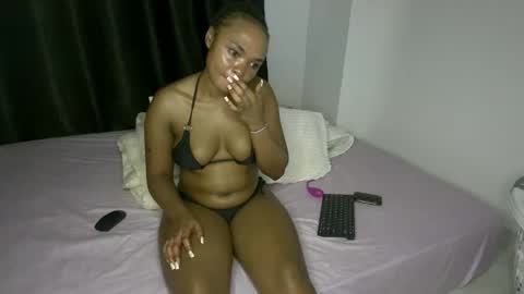 Snapshot of sweet_spoon chatting on January 31, 8:40 pm Nina online show from January 31, 8:40 pm