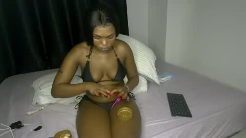 Snapshot of sweet_spoon chatting on March 22, 8:23 pm Nina online show from March 22, 8:23 pm