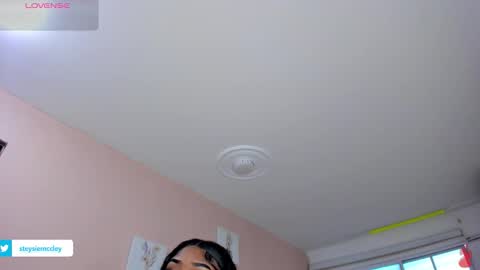 sweet_stacie online show from December 17, 12:55 pm