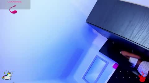 sweet_stacie online show from May 23, 2:10 pm