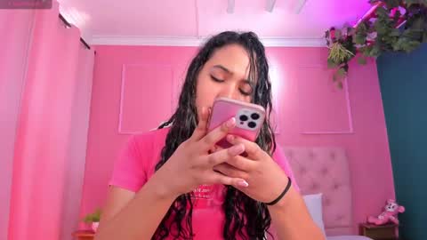 Snapshot of sweet_starxx chatting on March 9, 5:39 pm Yeileen online show from March 9, 5:39 pm