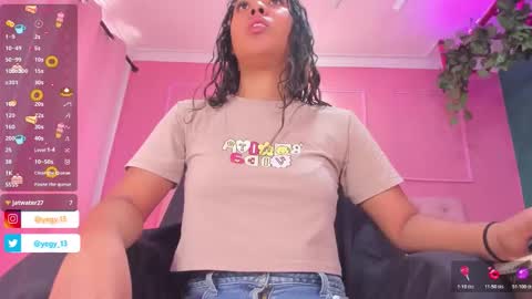 Snapshot of sweet_starxx chatting on November 12, 5:24 pm Yeileen online show from November 12, 5:24 pm