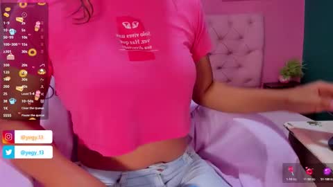 Snapshot of sweet_starxx chatting on November 21, 5:44 pm Yeileen online show from November 21, 5:44 pm