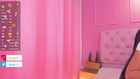 Snapshot of sweet_starxx chatting on November 29, 5:05 pm Yeileen online show from November 29, 5:05 pm