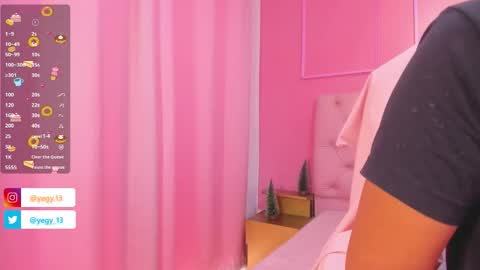 Snapshot of sweet_starxx chatting on December 5, 5:42 pm Yeileen online show from December 5, 5:42 pm