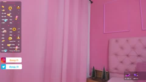 Snapshot of sweet_starxx chatting on December 13, 7:53 pm Yeileen online show from December 13, 7:53 pm