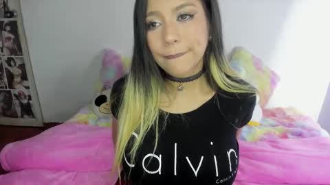 Snapshot of sweet_stephaniee chatting on October 28, 1:53 am online show from October 28, 1:53 am