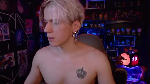 Snapshot of sweet_steve chatting on December 2, 2:42 am Matt online show from December 2, 2:42 am