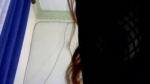 Snapshot of sweet_strawberina chatting on June 9, 10:38 am sweet_strawberina online show from June 9, 10:38 am