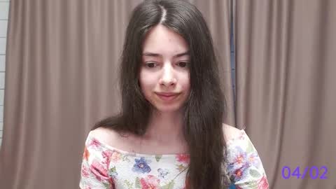 Snapshot of sweet_sweet_angel chatting on February 4, 5:53 am Angel online show from February 4, 5:53 am