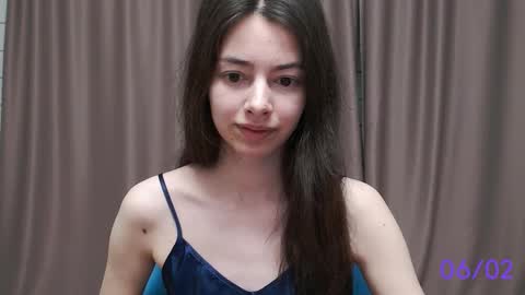 Snapshot of sweet_sweet_angel chatting on February 6, 3:06 am Angel online show from February 6, 3:06 am