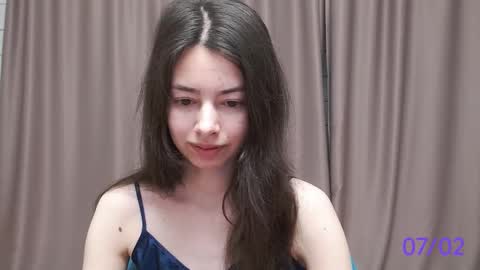 Snapshot of sweet_sweet_angel chatting on February 7, 3:01 am Angel online show from February 7, 3:01 am