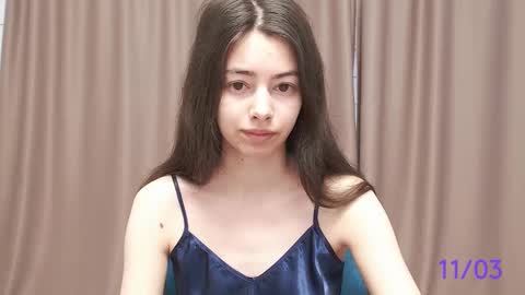 Snapshot of sweet_sweet_angel chatting on March 11, 8:52 am Angel online show from March 11, 8:52 am