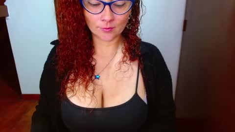 Snapshot of sweet_tammyy chatting on October 13, 3:45 pm tammy IG stammy 36 online show from October 13, 3:45 pm