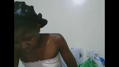 Snapshot of sweet_tattiana chatting on February 13, 11:15 pm Tatty online show from February 13, 11:15 pm