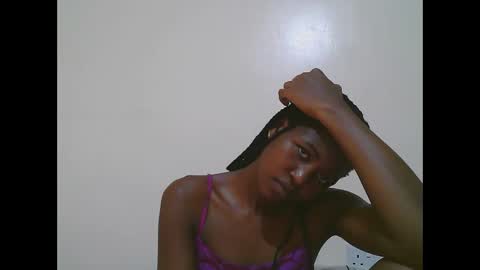 Snapshot of sweet_tattiana chatting on February 19, 12:00 pm Tatty online show from February 19, 12:00 pm