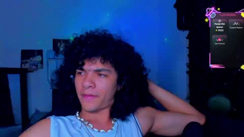 Steven independent model online show from May 17, 8:16 pm