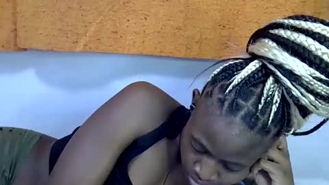 sweet_zarah online show from February 6, 7:28 pm