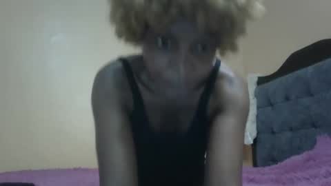 Snapshot of sweet_zella chatting on April 24, 12:07 pm zellate online show from April 24, 12:07 pm