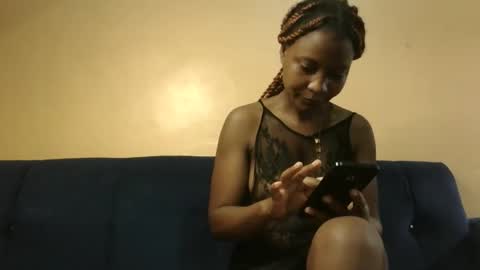 Snapshot of sweet_zella chatting on May 17, 1:29 pm zellate online show from May 17, 1:29 pm