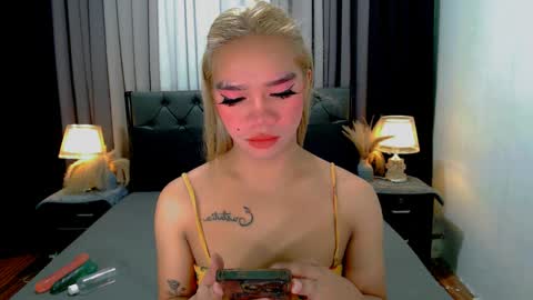 bea takashi  online show from April 5, 9:28 am