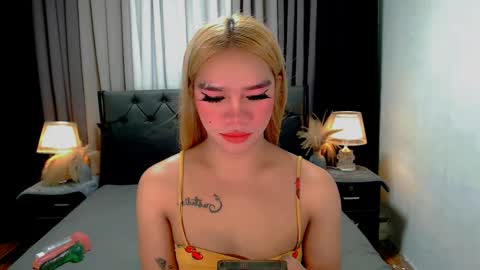 bea takashi  online show from April 15, 9:27 am