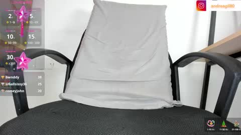 Andrea Cheryl GiLandreagil80 In Instagram online show from December 14, 9:29 am