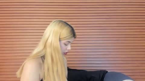 sweetandwilld online show from June 30, 8:54 pm