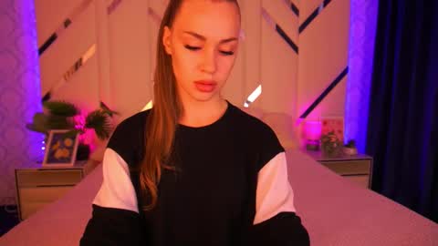 SweetAngellic online show from October 6, 12:35 pm