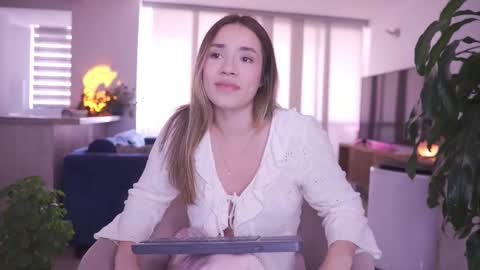 Snapshot of sweetann08 chatting on October 21, 7:36 pm Camila online show from October 21, 7:36 pm