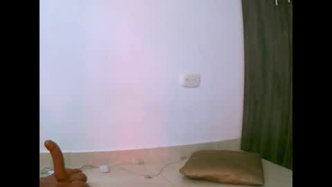 Snapshot of sweetapril_1991 chatting on October 13, 7:47 pm sweetapril_1991 online show from October 13, 7:47 pm