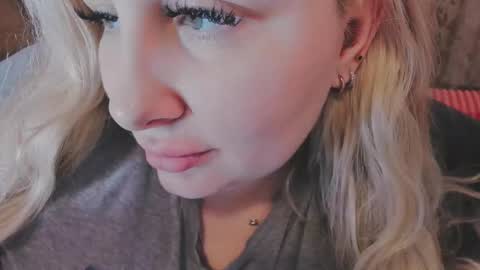 Snapshot of sweetass_u chatting on December 1, 10:09 am Nastya online show from December 1, 10:09 am