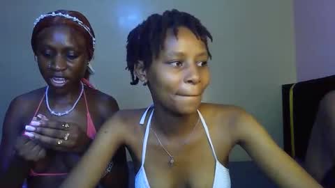 Snapshot of sweetbaby_30 chatting on April 15, 4:08 am Sweetbaby 30 online show from April 15, 4:08 am