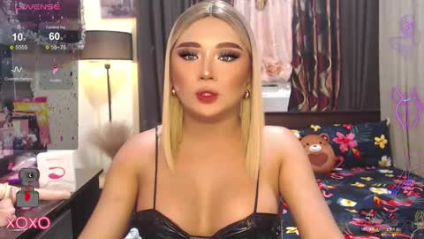 Snapshot of sweetbella118 chatting on December 9, 7:50 am bella online show from December 9, 7:50 am