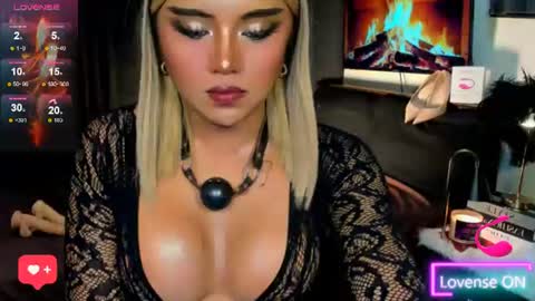 Snapshot of sweetbella69xoxo chatting on June 20, 7:44 am BELLA online show from June 20, 7:44 am