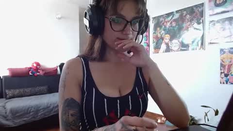 Snapshot of sweetbella_444 chatting on September 23, 5:27 pm Bella online show from September 23, 5:27 pm
