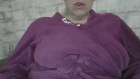 Snapshot of sweetbesty5322 chatting on March 30, 7:15 pm sweetbesty5322 online show from March 30, 7:15 pm