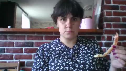 Snapshot of sweetbesty5322 chatting on May 10, 2:55 pm sweetbesty5322 online show from May 10, 2:55 pm