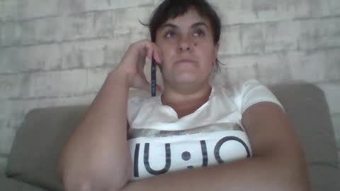 Snapshot of sweetbesty5322 chatting on August 4, 12:52 pm sweetbesty5322 online show from August 4, 12:52 pm