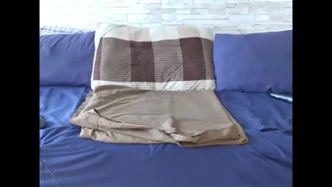 Snapshot of sweetbigmelons01 chatting on February 23, 8:12 am sweetbigmelons01 online show from February 23, 8:12 am