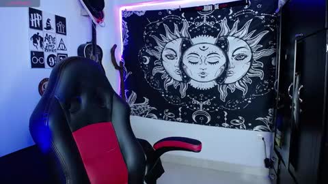 Snapshot of sweetbitter_ chatting on February 23, 7:28 pm sweetbitter_ online show from February 23, 7:28 pm