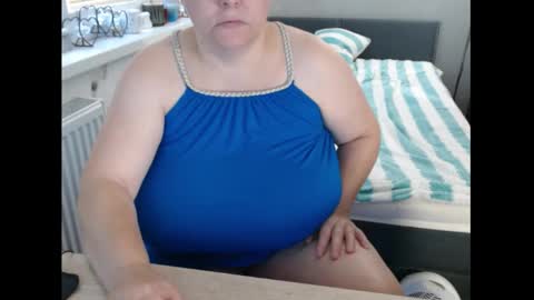 Sweetboobs85h online show from October 14, 7:42 am