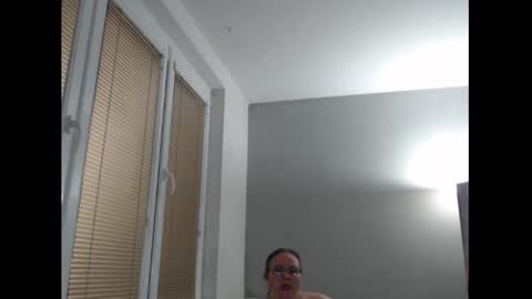 Sweetboobs85h online show from October 14, 7:47 pm