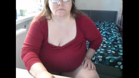 Sweetboobs85h online show from May 11, 8:42 am